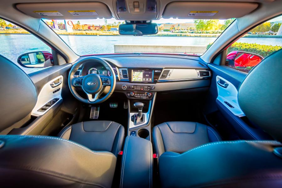 Торпедо Kia Niro (DE) 2016 года  (NA) (фото 43 из 47)
